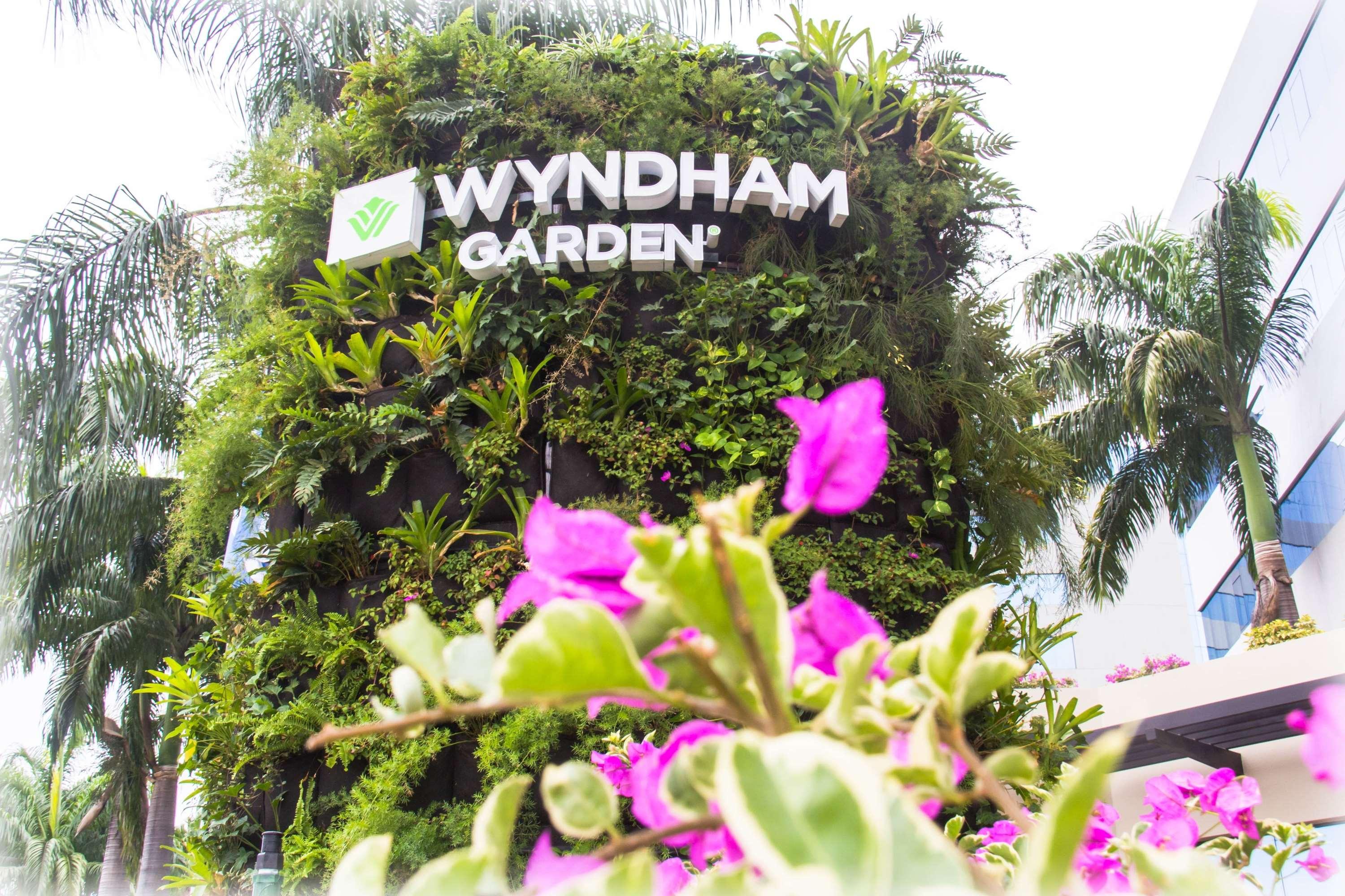 Wyndham Garden Guayaquil Hotel Esterno foto
